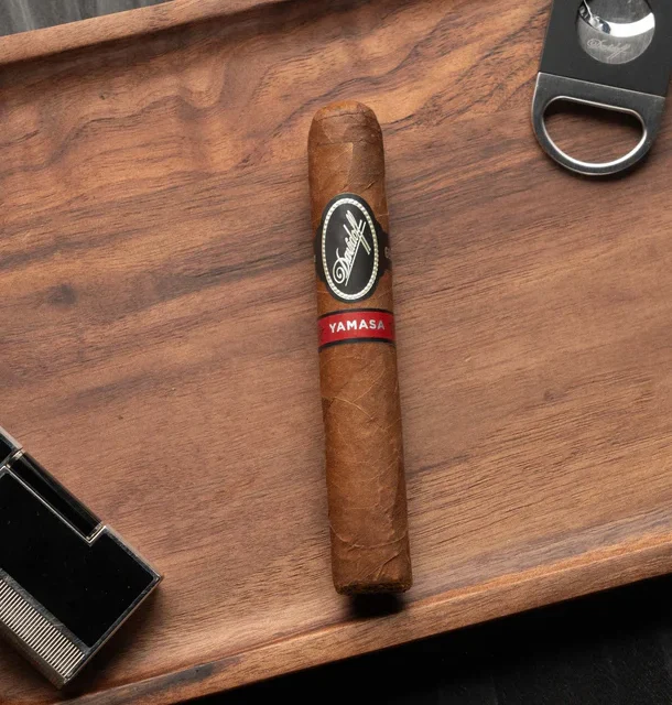 Davidoff Yamasa Robusto Cigar