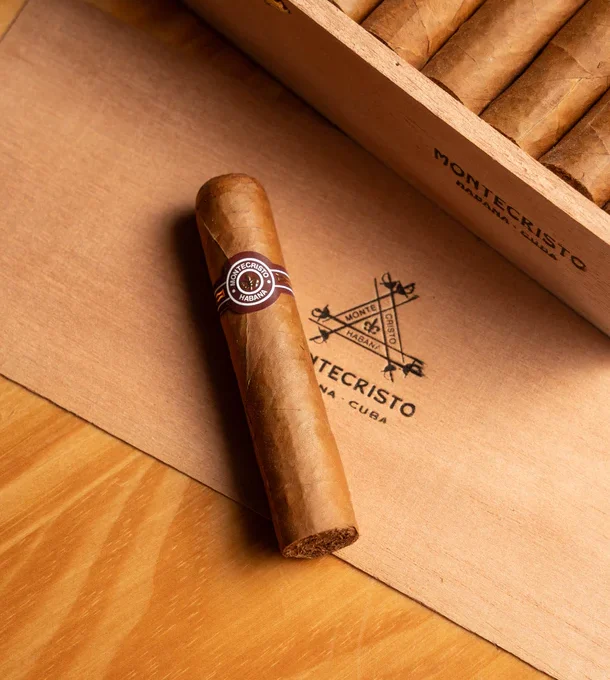 Montecristo Petit Edmundo Cigar