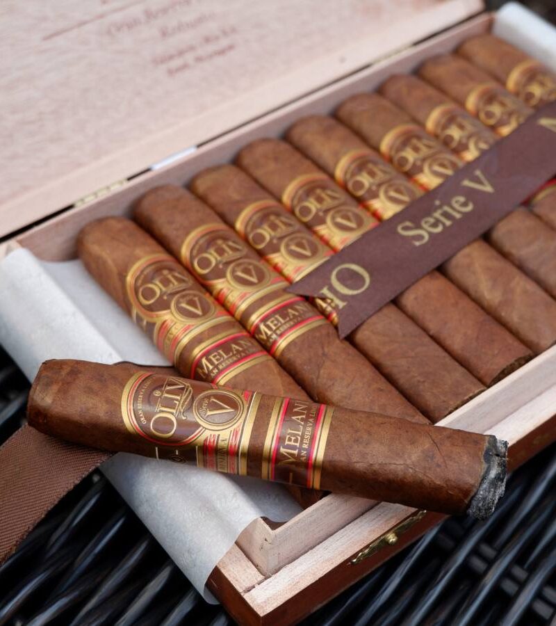 Oliva Serie V Melanio Robusto Single Cigar