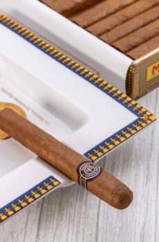 Cigar Gift Pack Montecristo No. 4 Cigar