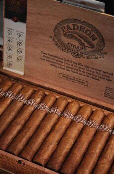 Padron 2000 Natural Cigar