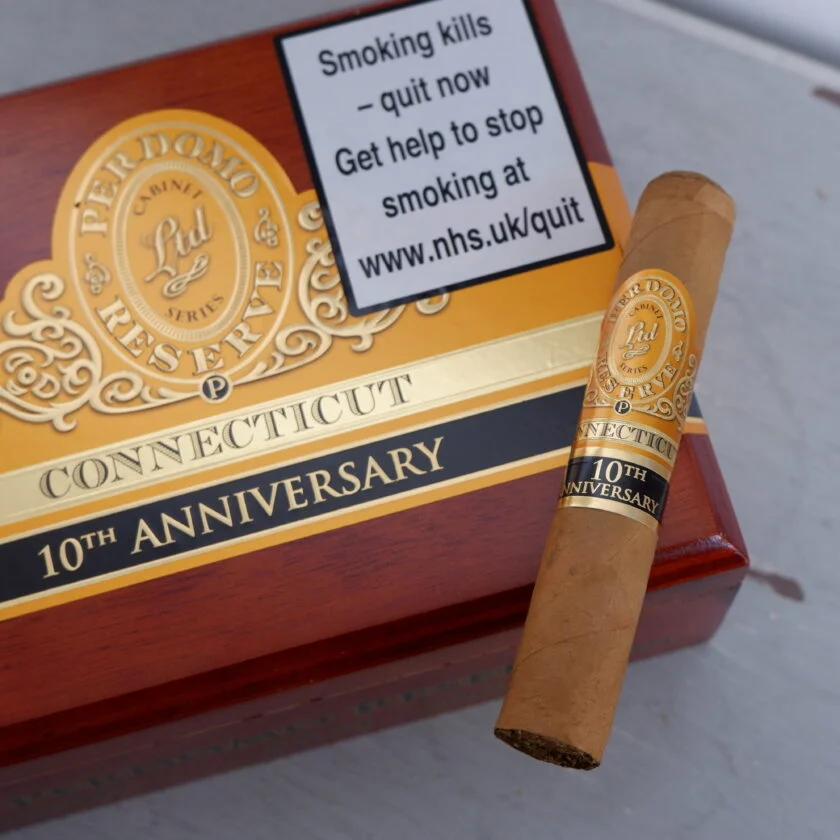Perdomo 10th Anniversary Connecticut Robusto Cigar