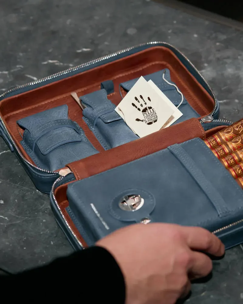 Crossbody Travel Cigar Carrier