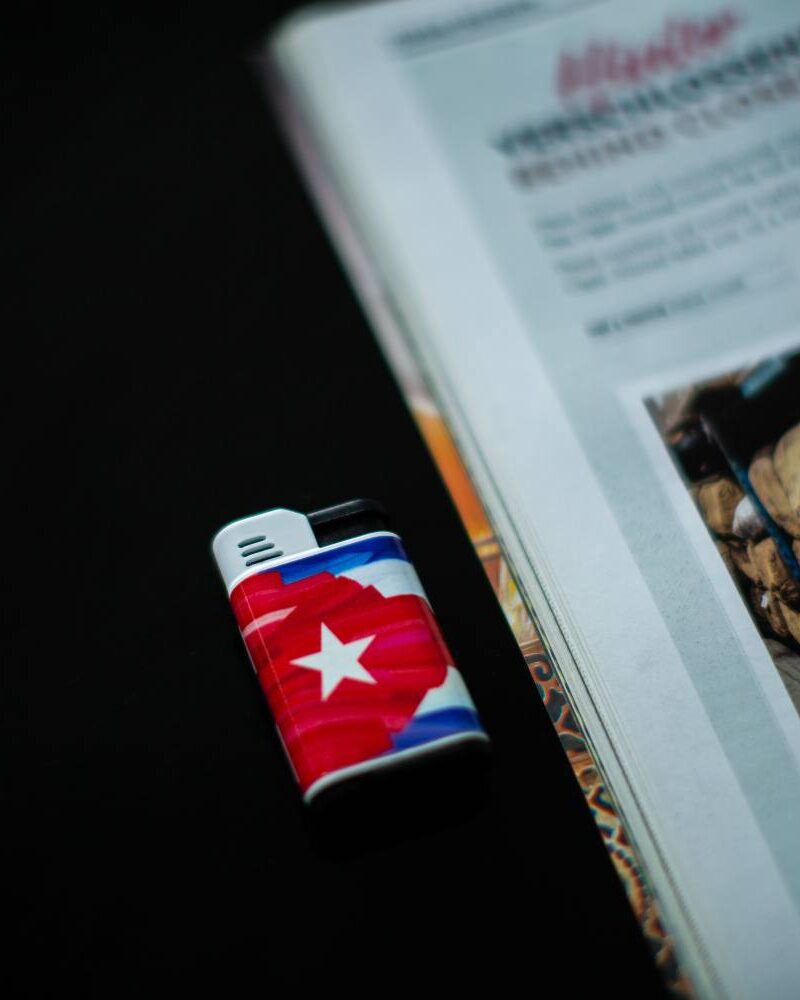 Palio Cuban Flag Lighter