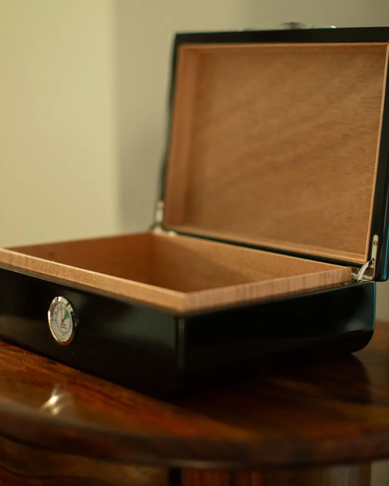 Carbon cigar humidor with free shipping