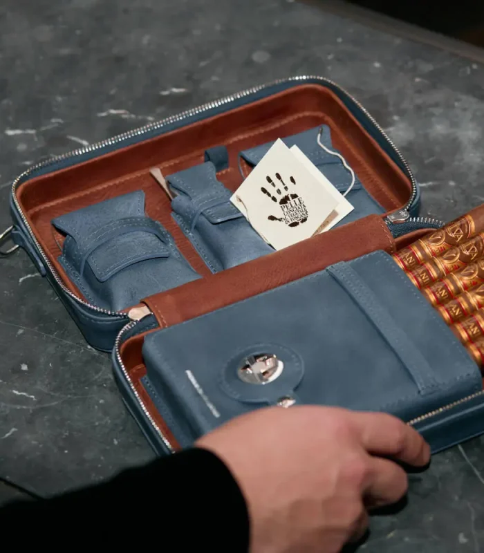 Crossbody Travel Cigar Carrier